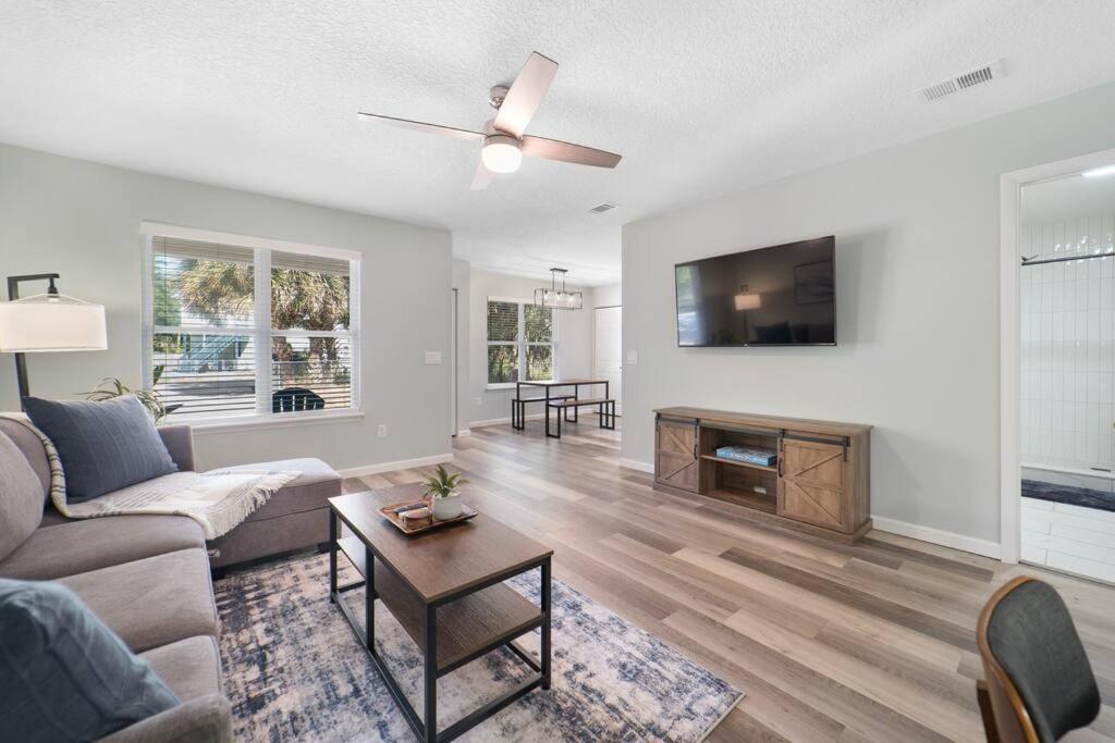 New Modern Bungalow Close To Downtown! Fully Fenced Yard 圣奥古斯丁 外观 照片